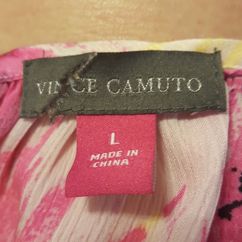 Vince Camuto Splashy Tropical Blouse - Picture 4 of 4